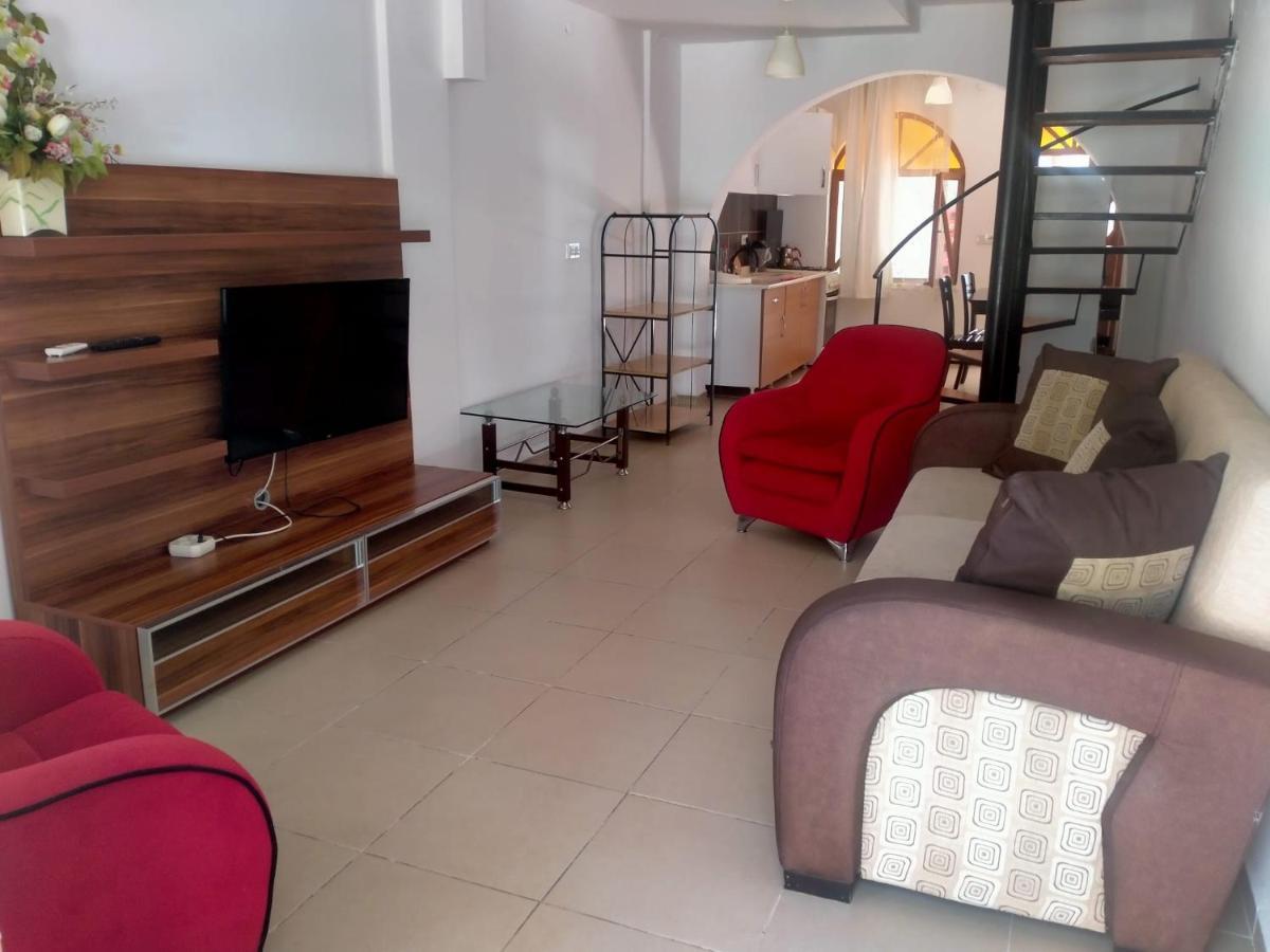 Sincer Otel Кушадасъ Екстериор снимка
